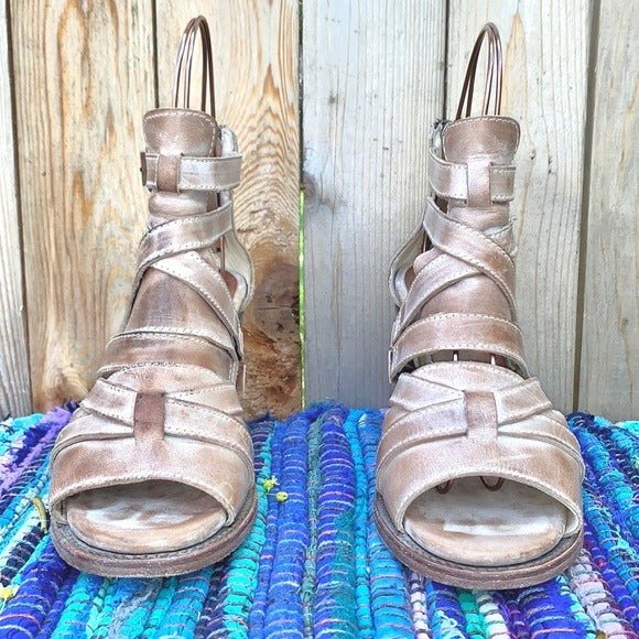 FREEBIRD BY STEPHEN Claw Strappy Boho Western Tan Leather Sandals - Botablu