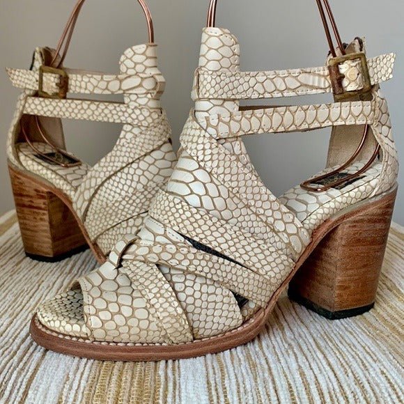 FREEBIRD BY STEVEN Claw White Snake Leather Strappy Boho Western Sandals - Botablu