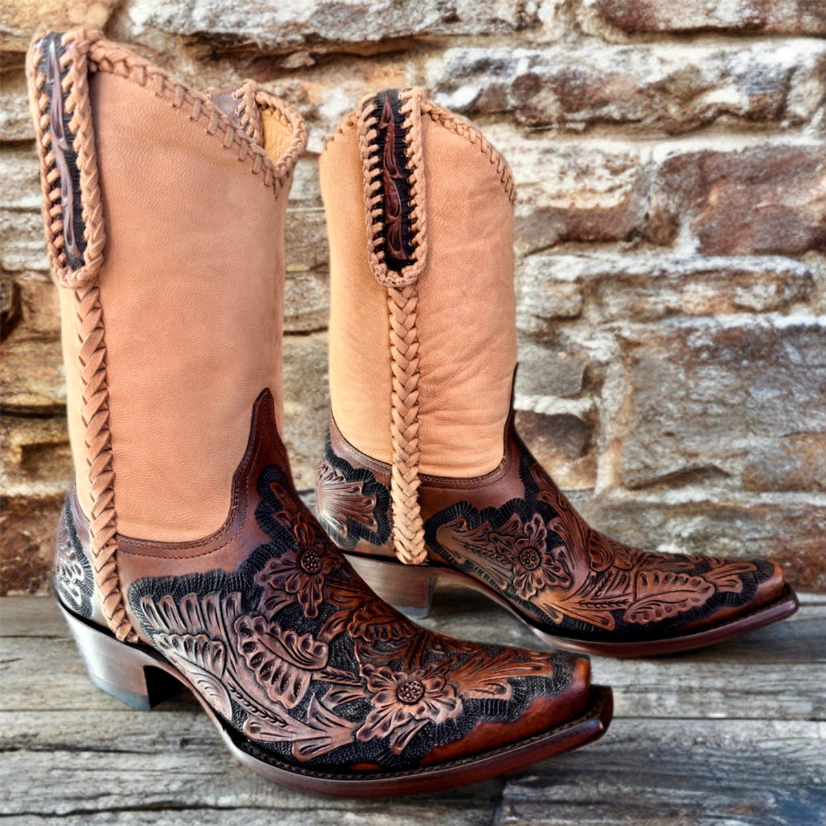old-gringo-wyoming-10-tooled-  display picture 1