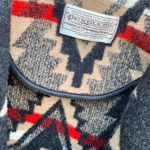 PENDLETON WOOLEN MILLS Vintage USA Wool Aztec Southwest Blanket Coat Jacket - Botablu